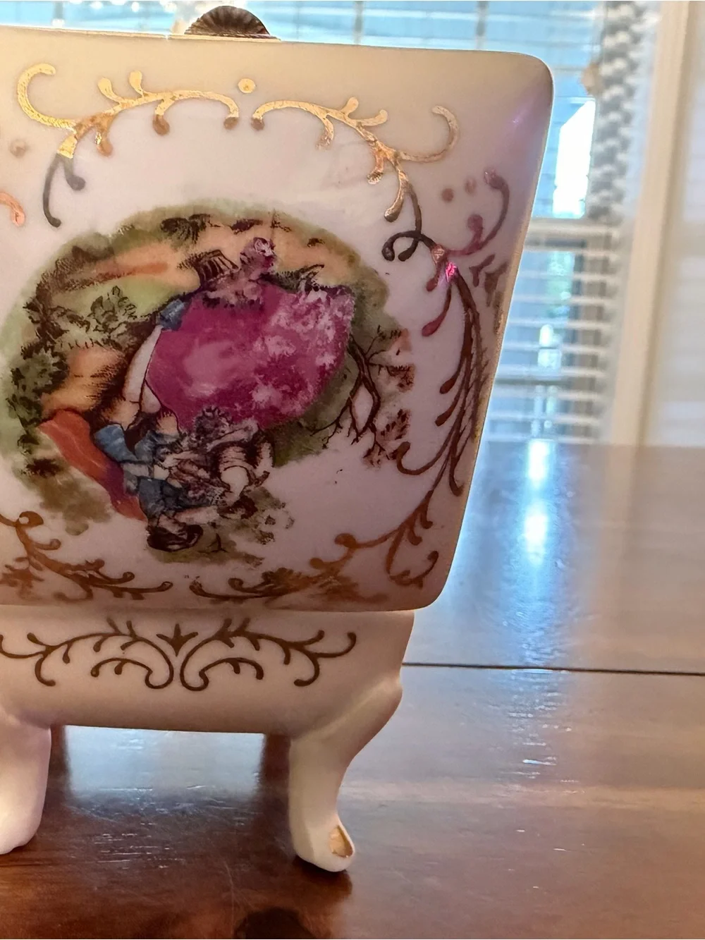 VTG Ardco Japan Porcelain Footed Trinket Box C1424